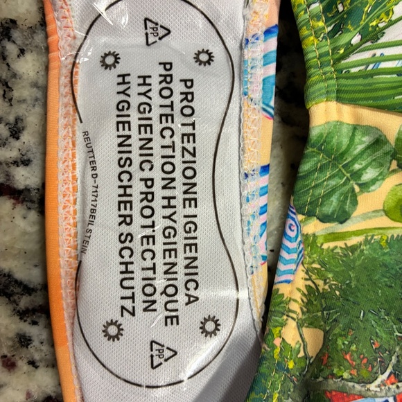 Endless Moon NWT resort wear Swimsuit size large - Picture 4 of 4